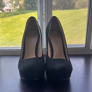 Black pump heels